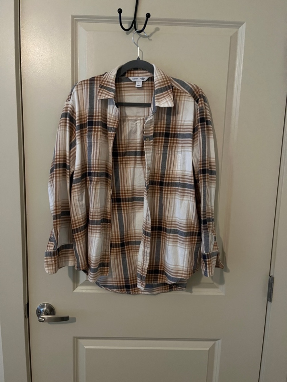 Boyfriend fit neutral capsule 90s grunge flannel old navy